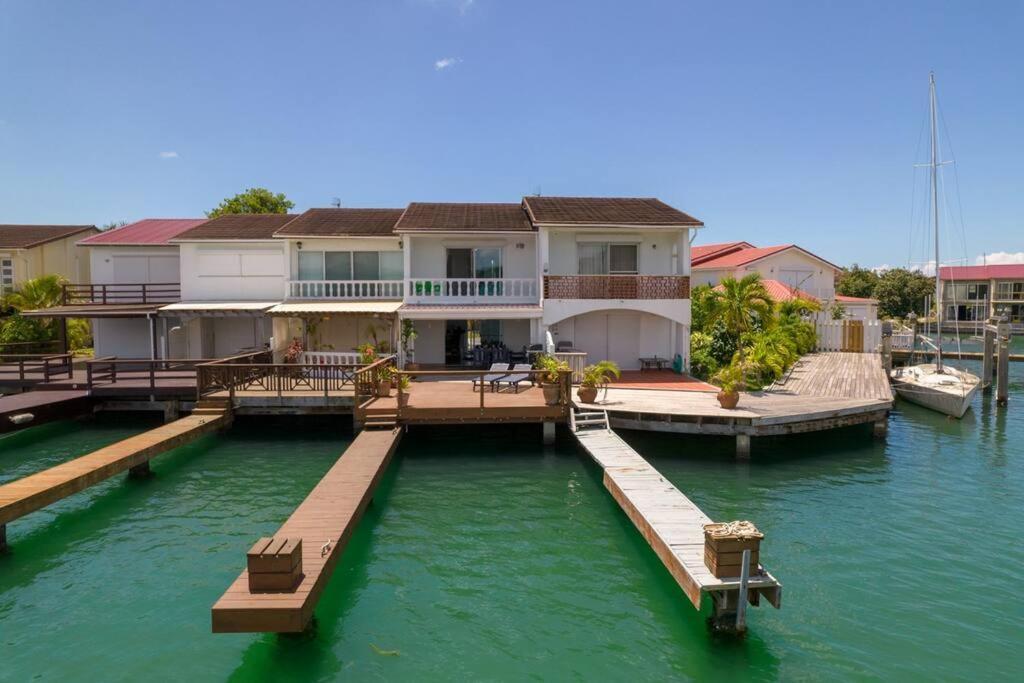 Waterfront Luxury Retreat: 2-Bed Villa Sea Life Jolly Harbour Exterior photo